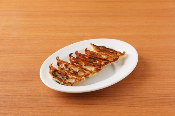 画像3: 送料無料(一部地域を除く)【冷凍餃子1P(20個入)+冷凍中華そば8食入】 (3)